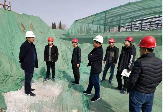 安監(jiān)站領(lǐng)導(dǎo)到集團(tuán)公司項(xiàng)目進(jìn)行檢查指導(dǎo)