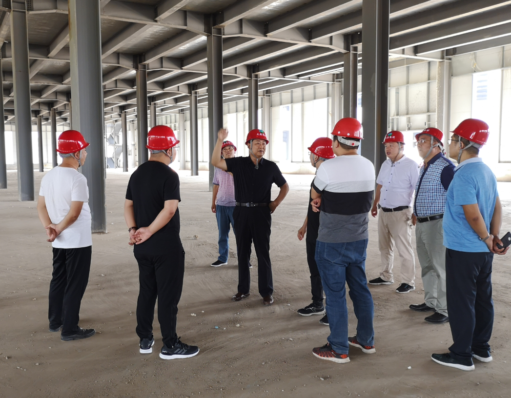 集團(tuán)公司領(lǐng)導(dǎo)到項(xiàng)目進(jìn)行檢查指導(dǎo)工作